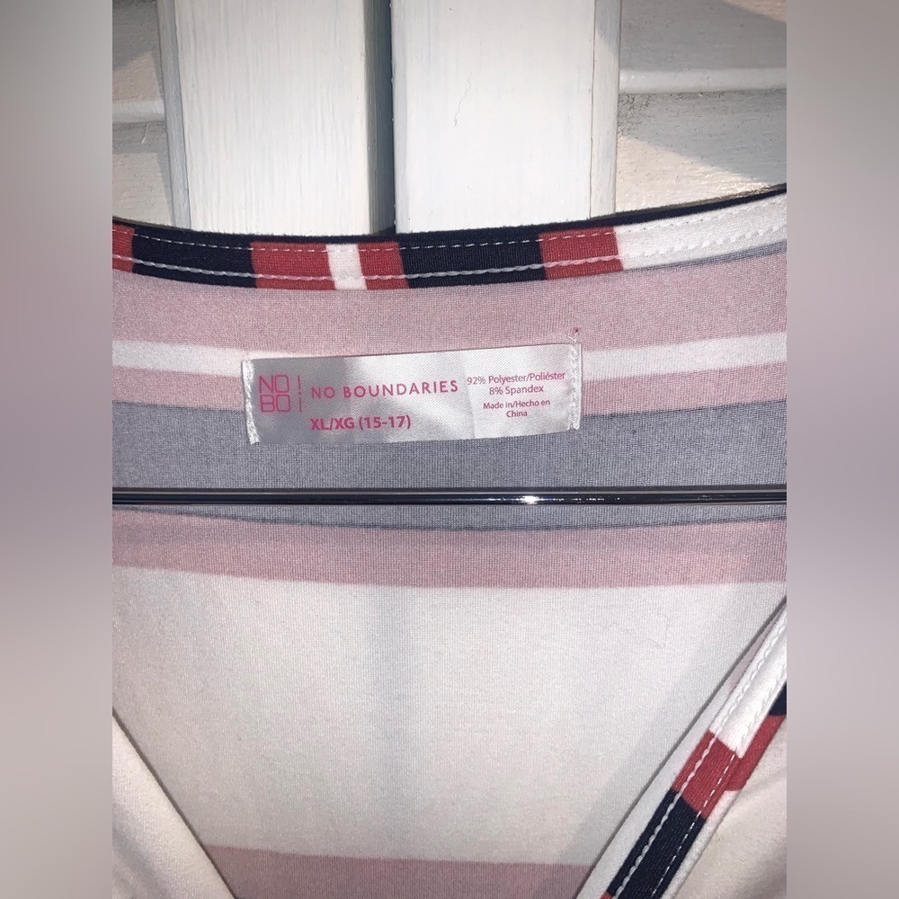 White Short Sleeve Vneck dark pink and black stripes Midi Dress new Size XL - Picture 4 of 5
